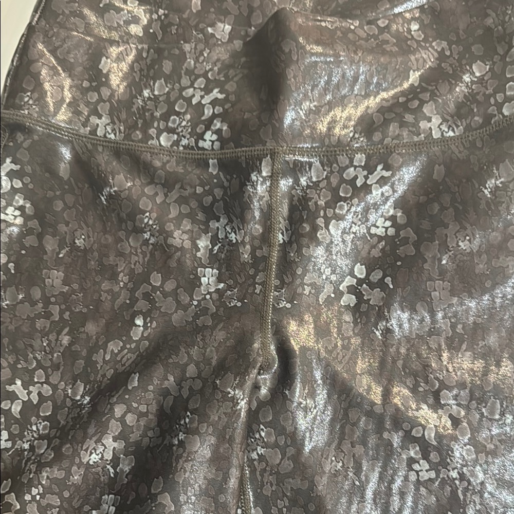 Lotuz Zen Legging (Rosin Ink Watercolor) Shiny Floral Leggings by Marika NWOT. - Picture 8 of 10